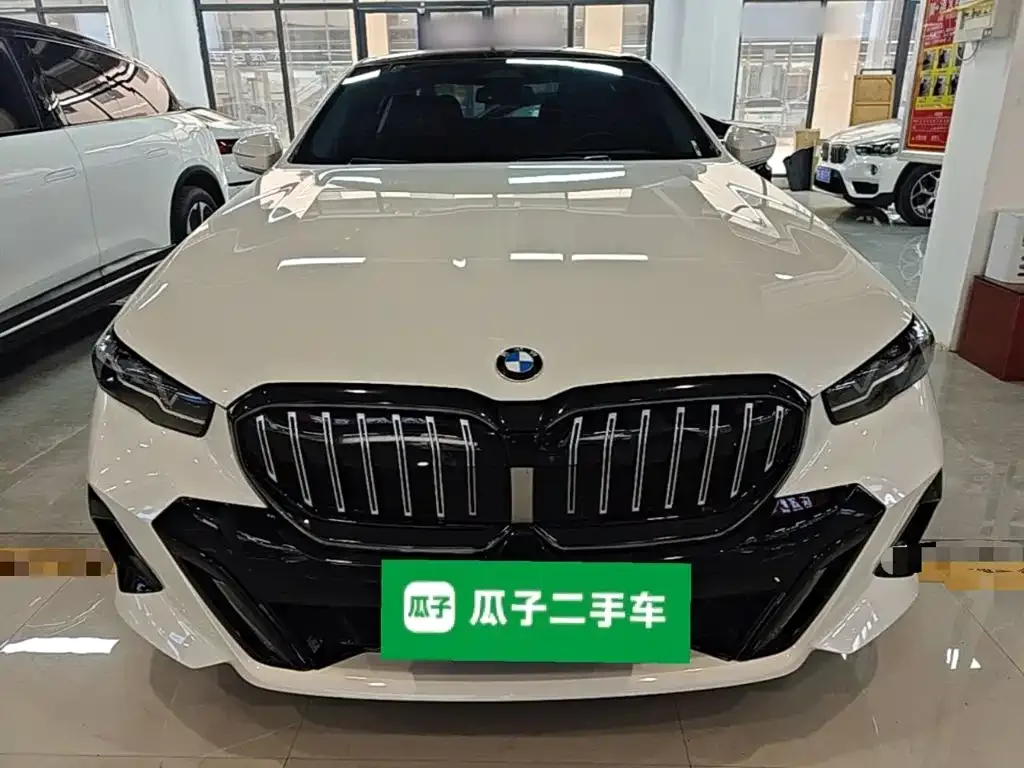 BMW BMW 5 Series 2024 530Li Leading M Sport Package — Фото автомобиля 2