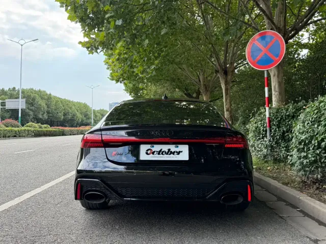 Audi RS 7 — Фото автомобиля 14