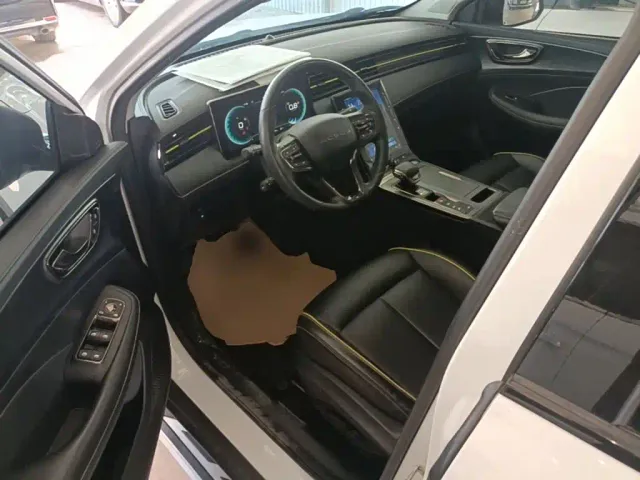 Roewe RX5 — Фото автомобиля 15
