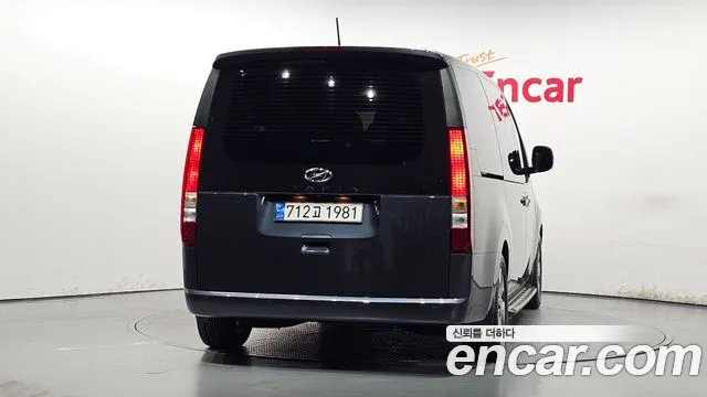 Hyundai Staria Staria L3.5 Tourer 11 мест — Фото автомобиля 4