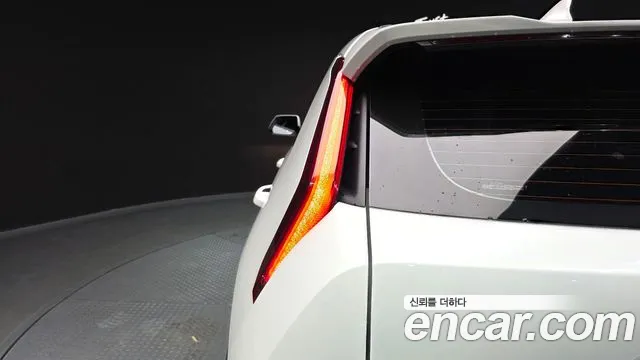 Kia Niro — Фото автомобиля 8