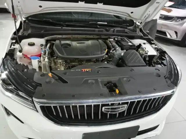 Geely Emgrand — Фото автомобиля 15