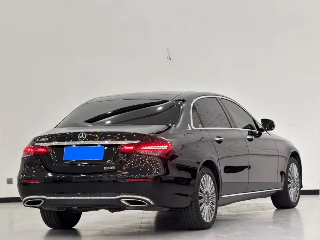 Mercedes-Benz E-Class — Фото автомобиля 9