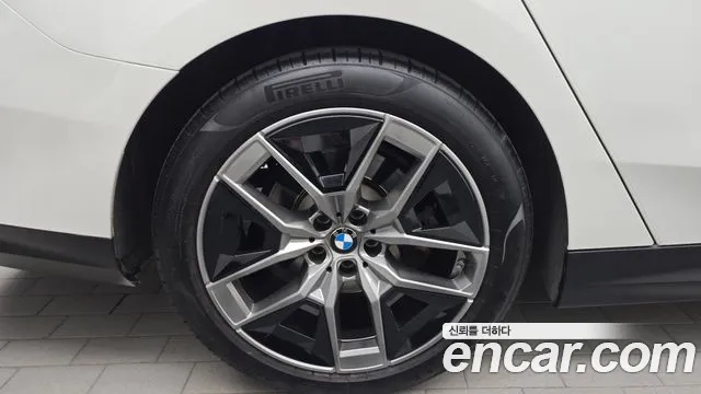 BMW 5 Series G60 — Фото автомобиля 5