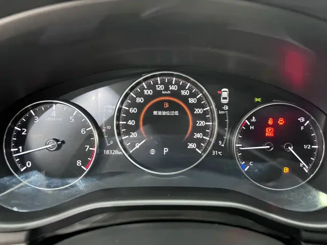 Mazda Axela — Фото автомобиля 11