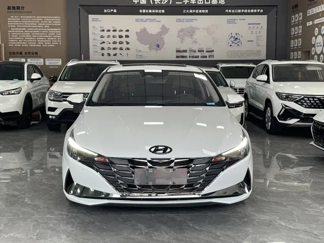 Hyundai Elantra — Фото автомобиля 2
