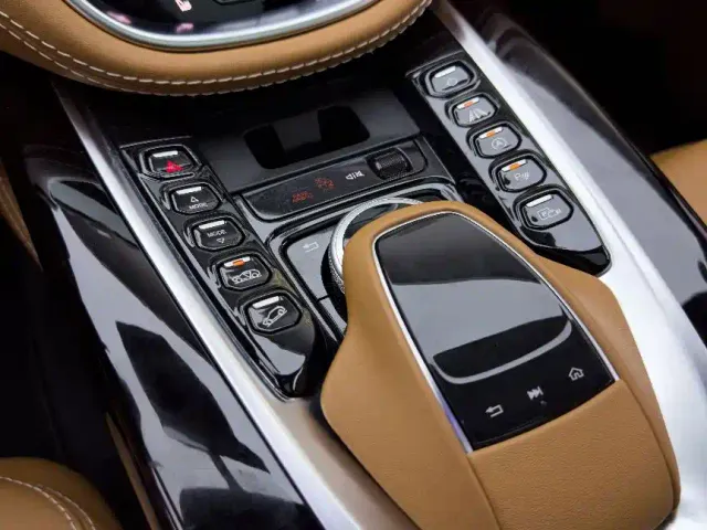 Aston Martin DBX — Фото автомобиля 23