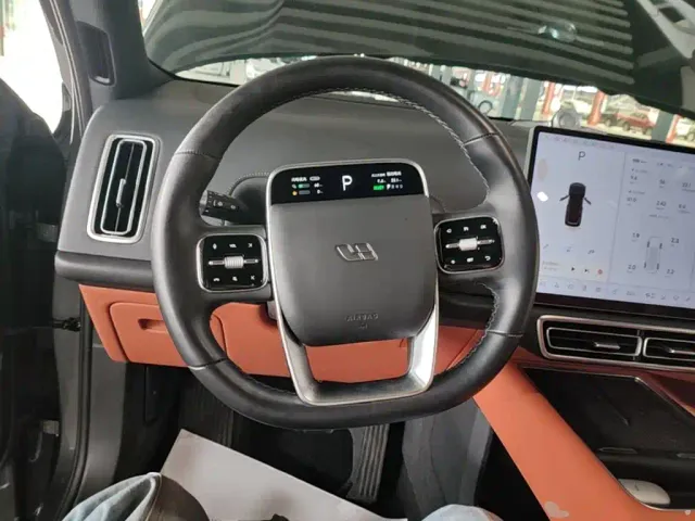 Li Auto L8 — Фото автомобиля 10