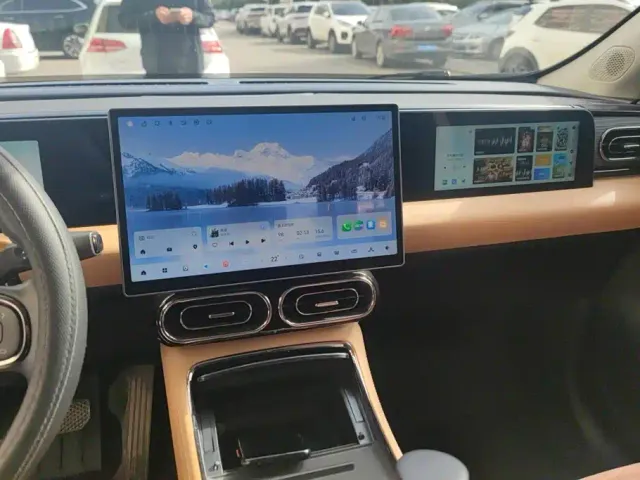 Leapmotor C11 — Фото автомобиля 13