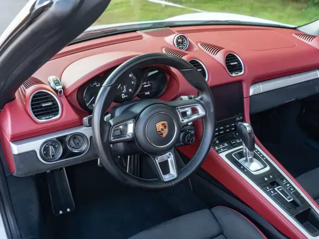 Porsche 718 — Фото автомобиля 9