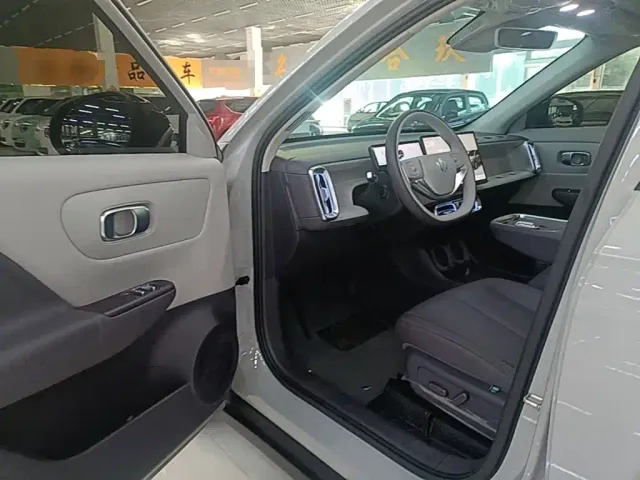 Leapmotor B10 — Фото автомобиля 15