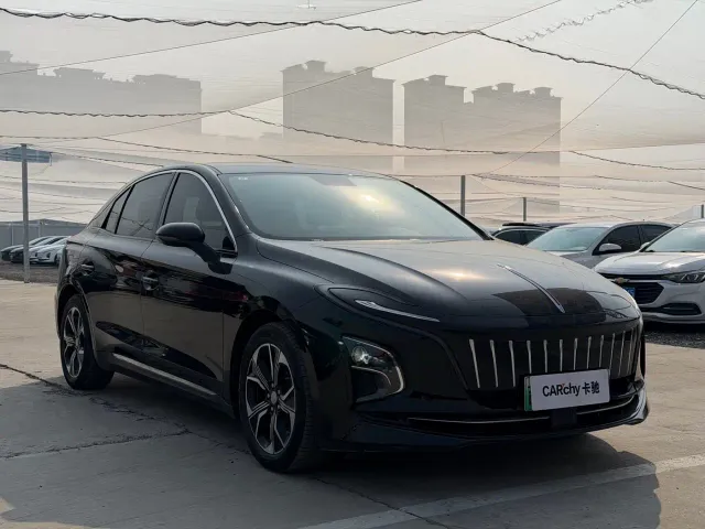 Hongqi E-QM5 — Фото автомобиля 3