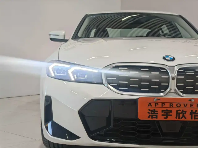 BMW 3 Series — Фото автомобиля 4