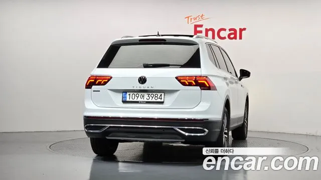 Volkswagen Tiguan — Фото автомобиля 4