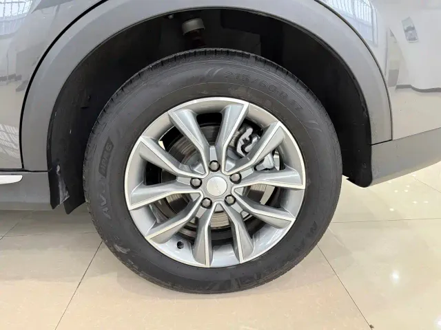 Roewe RX5 — Фото автомобиля 16