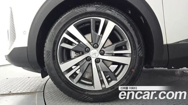 Peugeot 5008 2nd Gen — Фото автомобиля 5
