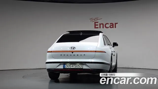 Hyundai Grandeur GN7 — Фото автомобиля 3