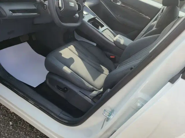 Geely Galaxy E5 — Фото автомобиля 14