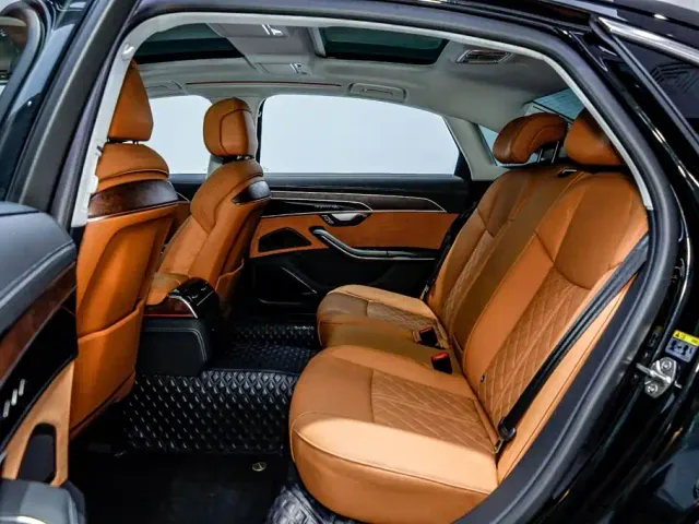 Audi A8 — Фото автомобиля 10