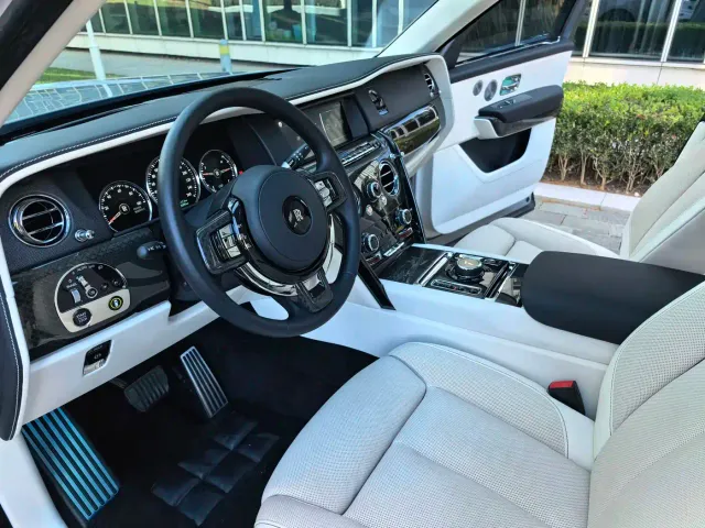 Rolls-Royce Cullinan — Фото автомобиля 10