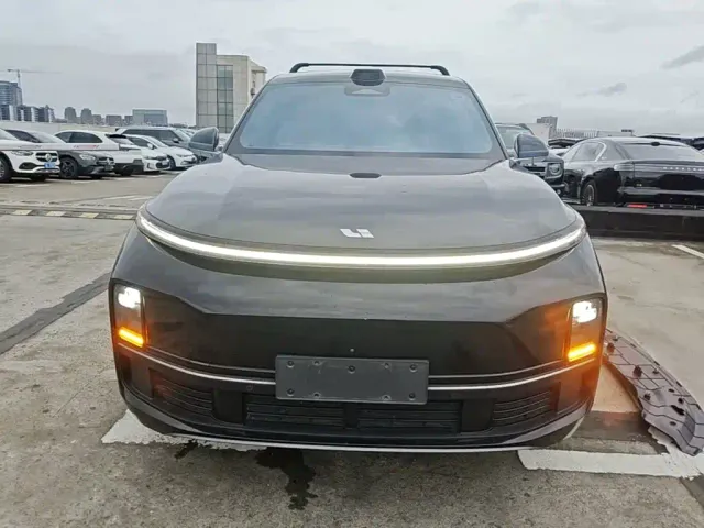 Li Auto L9 — Фото автомобиля 2