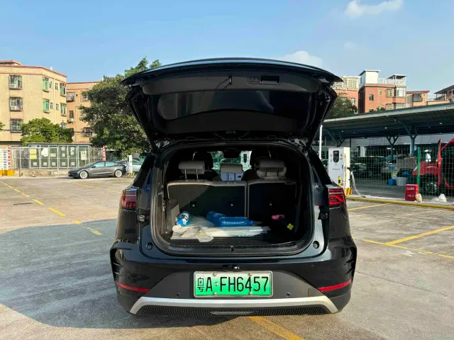 BYD Tang — Фото автомобиля 18