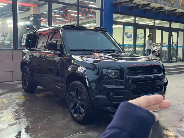 Land Rover Defender — Фото автомобиля 3