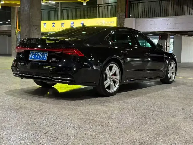 Audi A7L — Фото автомобиля 9