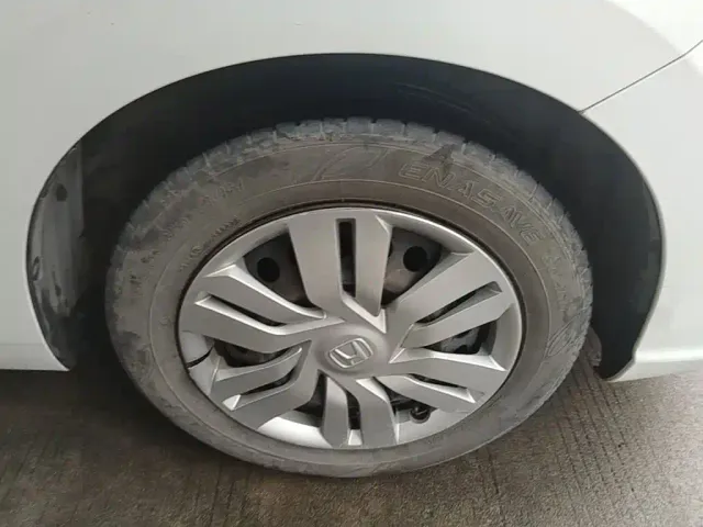 Honda Fit — Фото автомобиля 11