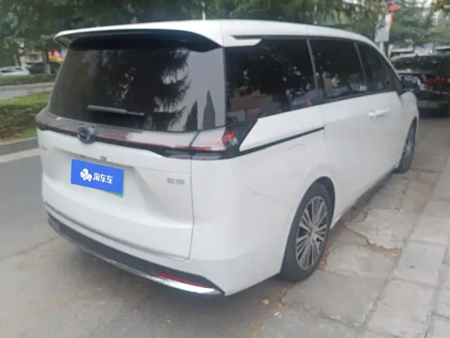 GAC Trumpchi E8 — Фото автомобиля 3