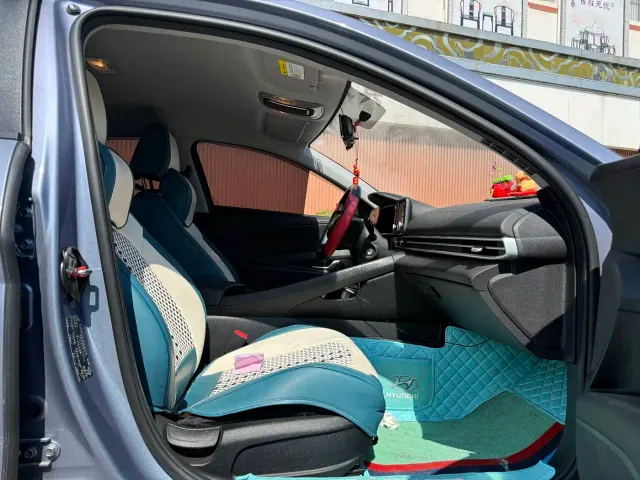 Hyundai Elantra — Фото автомобиля 22