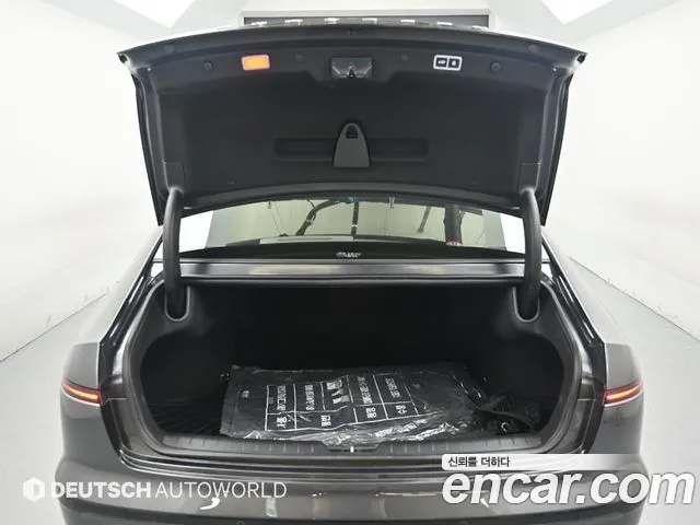 Hyundai Grandeur Grandeur (GN7) 2.5 Бензин 2WD — Фото автомобиля 19