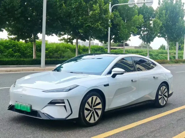 Geely Galaxy E8 — Фото автомобиля 2