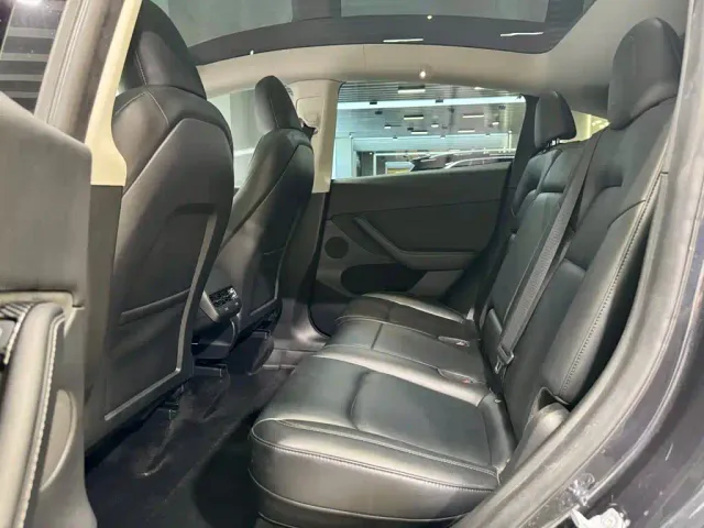 Tesla Model Y — Фото автомобиля 25