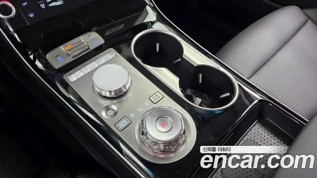 Genesis GV70 — Фото автомобиля 9