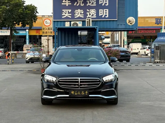 Mercedes-Benz E-Class — Фото автомобиля 2