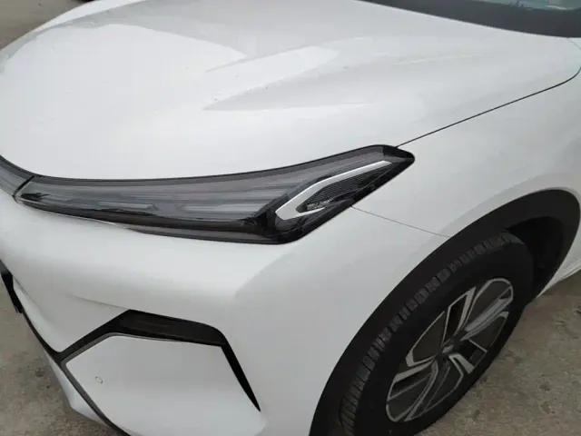 Geely Galaxy Starship 7 EM-i — Фото автомобиля 23