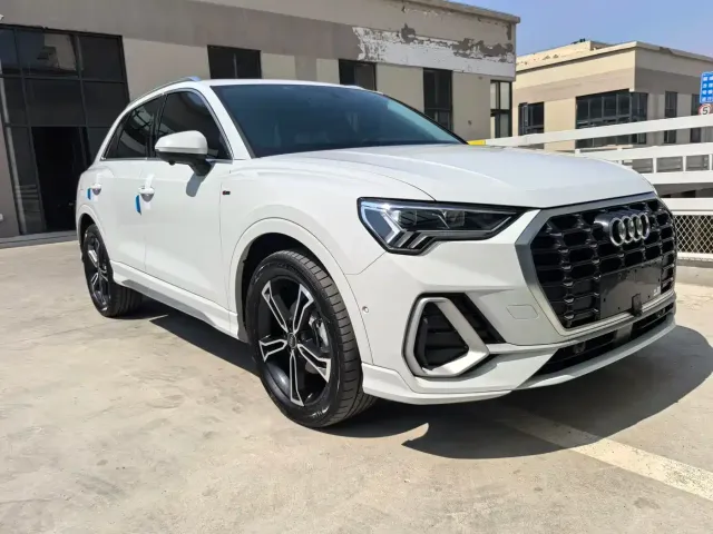 Audi Q3 — Фото автомобиля 3