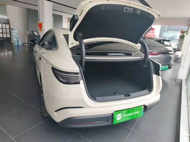 BYD Seal 07 DM-i — Фото автомобиля 18