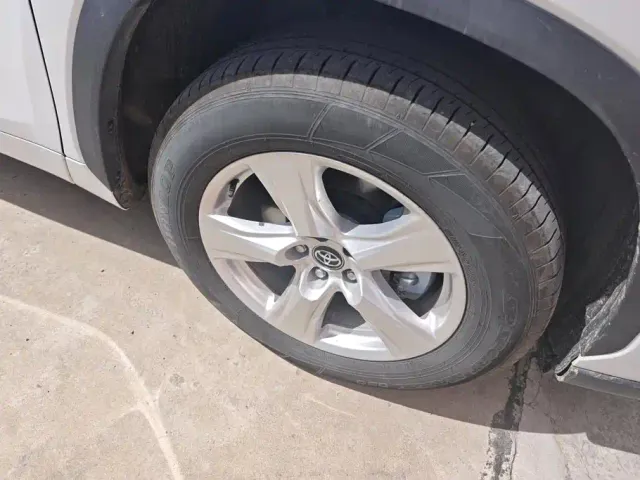 Toyota Highlander — Фото автомобиля 6