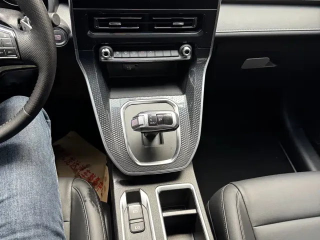 Haval M6 — Фото автомобиля 14