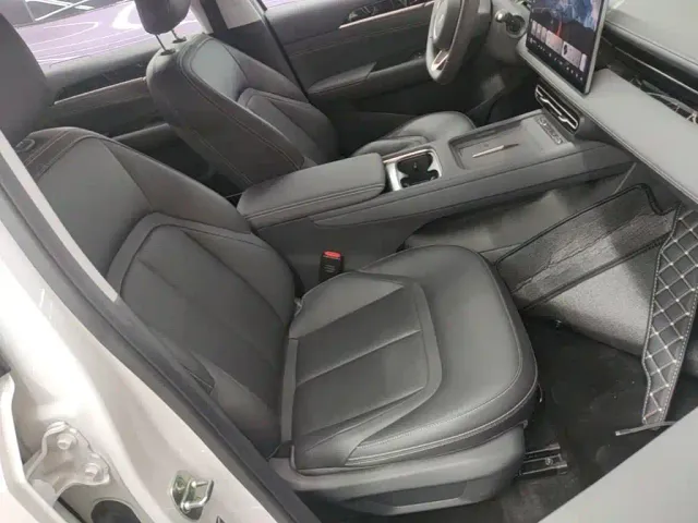 Wuling Starlight — Фото автомобиля 24