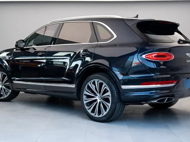 Bentley Bentayga — Фото автомобиля 18