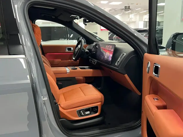 Li Auto L8 — Фото автомобиля 7