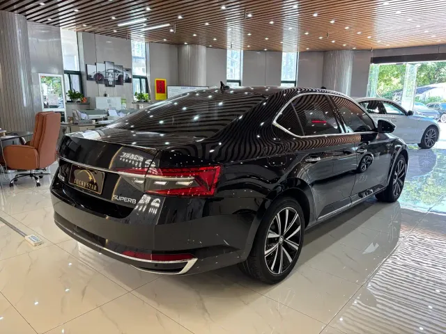 Skoda Superb — Фото автомобиля 5