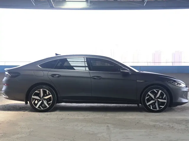 Volkswagen Lamando — Фото автомобиля 4