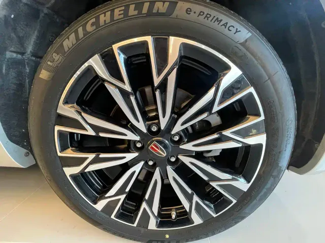 Hongqi HS5 — Фото автомобиля 14