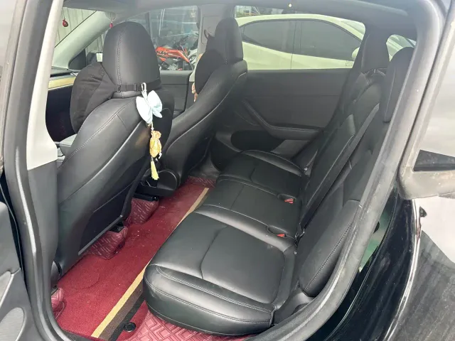 Tesla Model Y — Фото автомобиля 5
