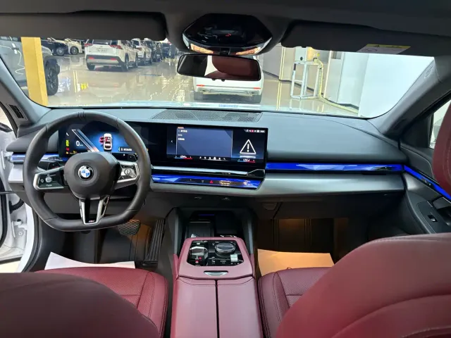 BMW 5 Series — Фото автомобиля 21