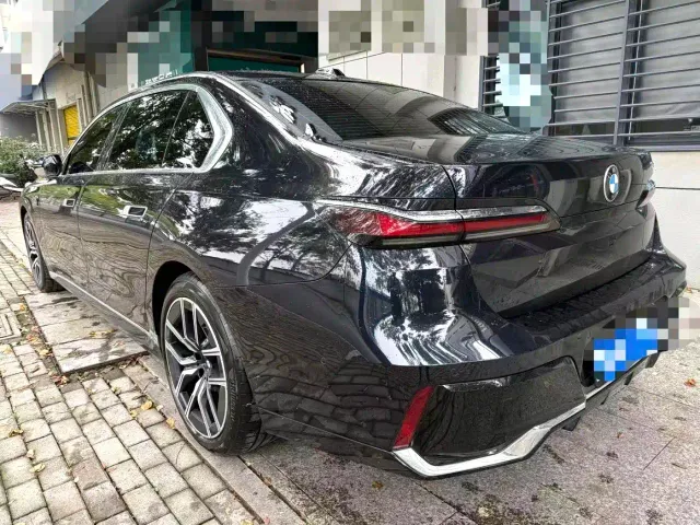 BMW 7 Series — Фото автомобиля 7